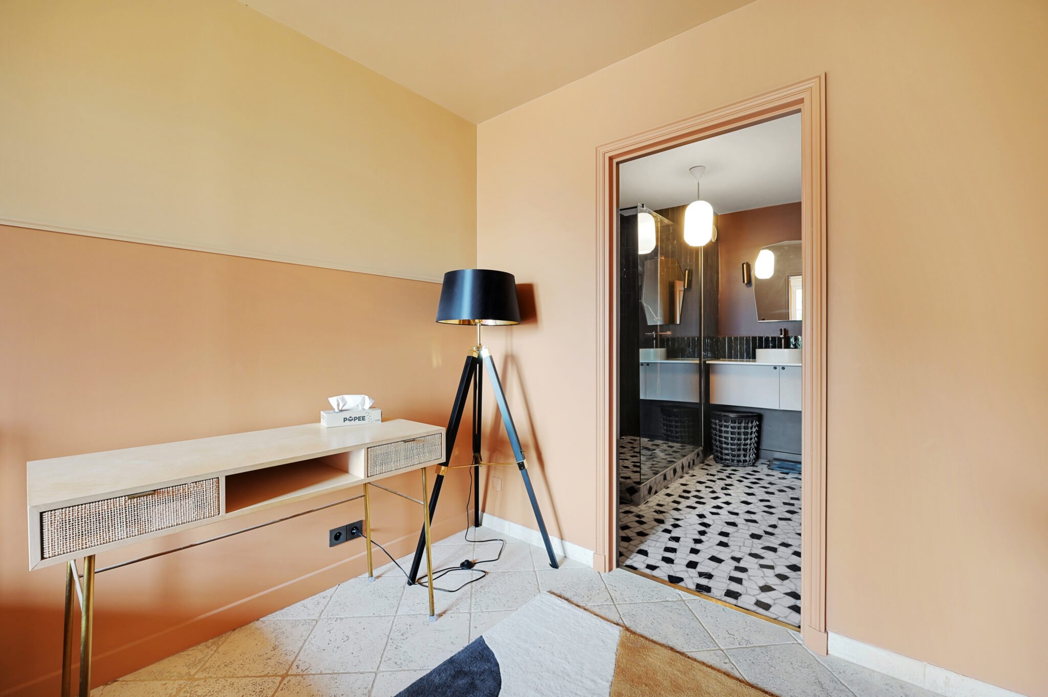 d&eacute;couvrez nos solutions d&rsquo;am&eacute;nagement de salle de bain &agrave; garches : conception sur-mesure, optimisation de l&rsquo;espace, mat&eacute;riaux de qualit&eacute; et services adapt&eacute;s &agrave; vos besoins. transformez votre salle de bain en un espace moderne, pratique et &eacute;l&eacute;gant !