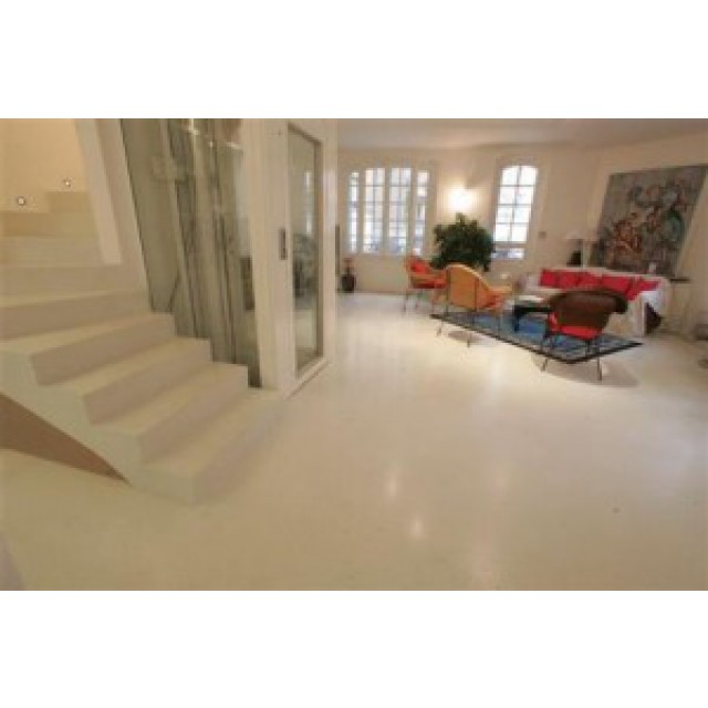 d&eacute;couvrez comment le b&eacute;ton cir&eacute; int&eacute;rieur apporte modernit&eacute; et &eacute;l&eacute;gance &agrave; vos espaces. facile d'entretien, tendance et personnalisable, il s'adapte &agrave; toutes les pi&egrave;ces de la maison.
