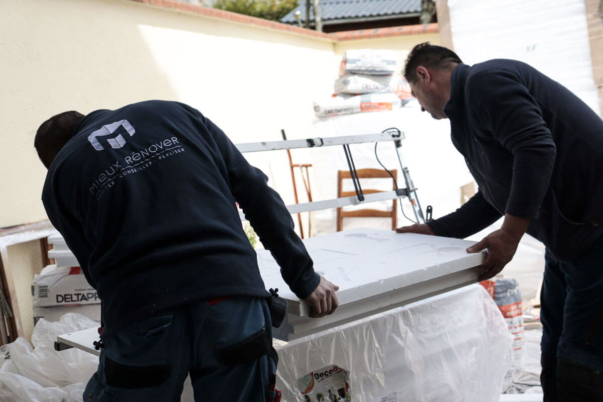 d&eacute;couvrez nos conseils pour bien choisir un artisan en r&eacute;novation : crit&egrave;res essentiels, astuces pour &eacute;viter les arnaques et garantir la r&eacute;ussite de vos travaux.