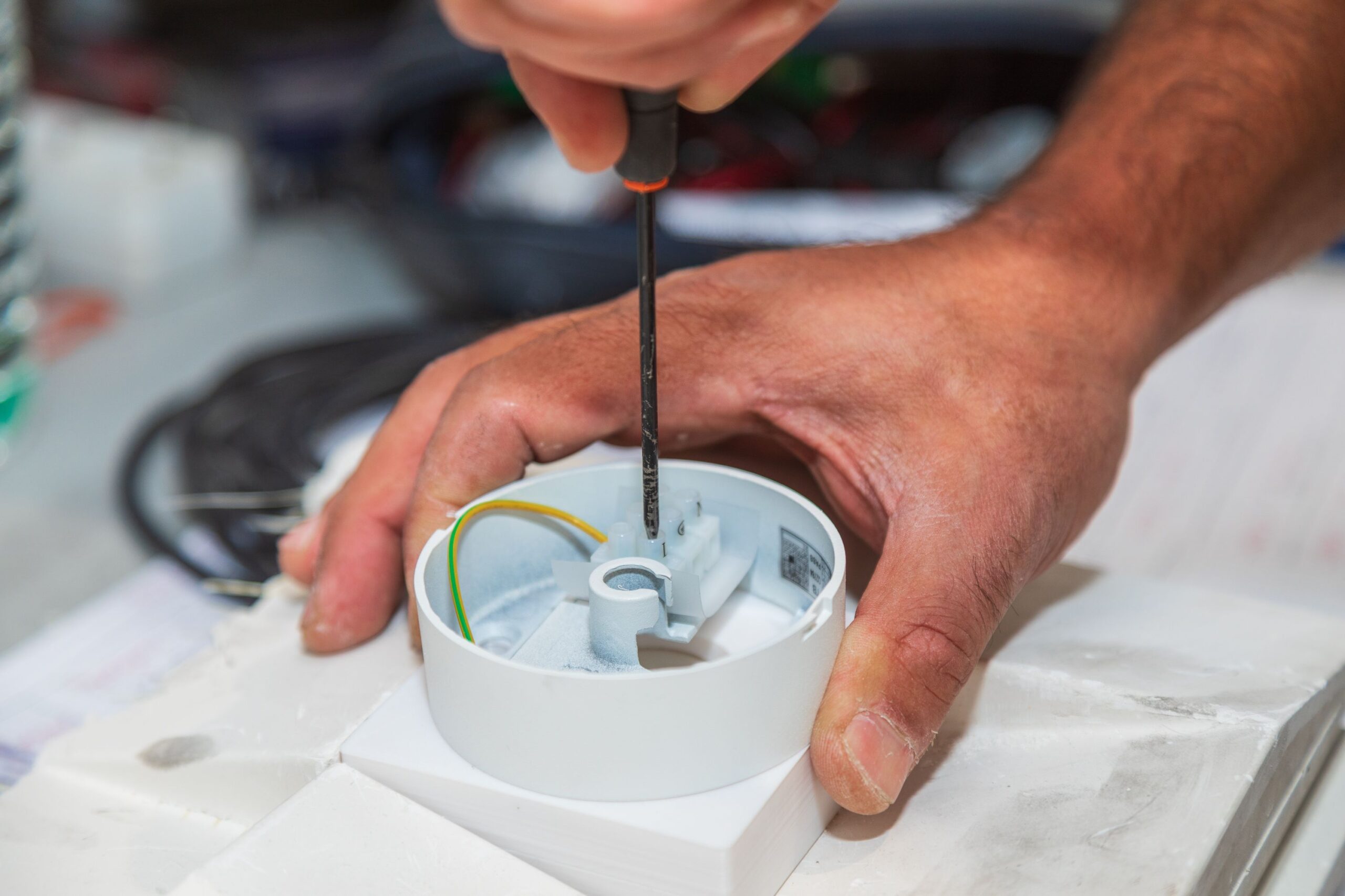 d&eacute;couvrez les avantages d'une collaboration avec un &eacute;lectricien &agrave; bourg-la-reine : expertise, rapidit&eacute; d'intervention et solutions sur mesure pour tous vos projets &eacute;lectriques r&eacute;sidentiels et professionnels.