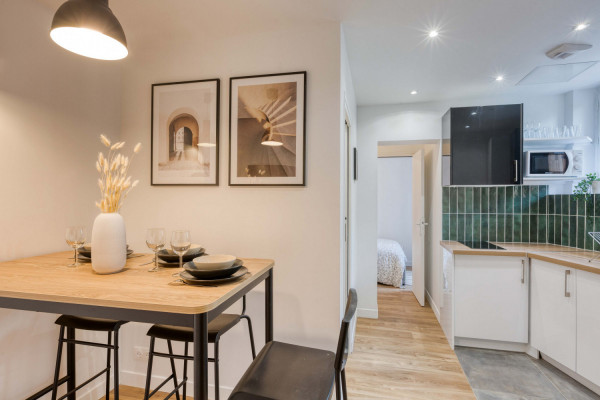 trouvez votre colocation idéale à paris 17ème ! découvrez des offres de chambres en colocation confortables et abordables dans un quartier dynamique, proche des transports et des commodités.