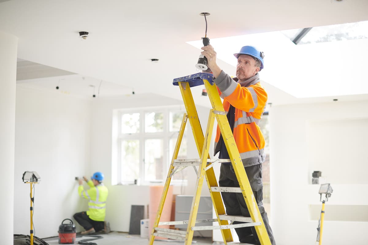 assurez la s&eacute;curit&eacute; de votre habitation ou local &agrave; clamart gr&acirc;ce &agrave; nos services de conformit&eacute; &eacute;lectrique. diagnostic, mise aux normes et accompagnement par des experts certifi&eacute;s. contactez-nous pour une installation conforme aux r&eacute;glementations en vigueur.