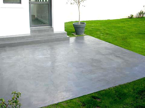 découvrez tout sur le coût du béton ciré : prix au m², facteurs influençant le tarif, conseils pour optimiser votre budget et réussir votre projet déco.