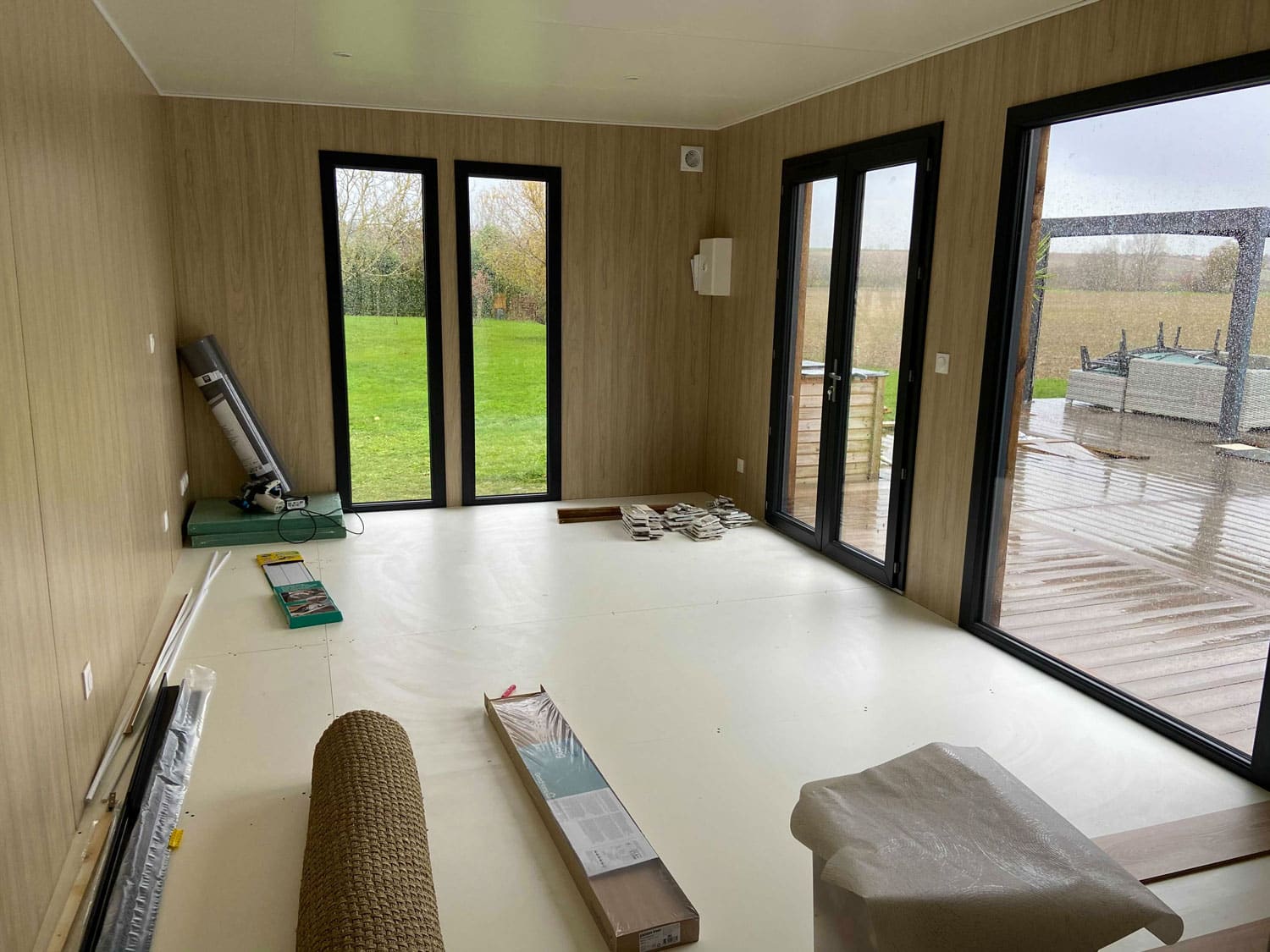 d&eacute;couvrez le co&ucirc;t d&eacute;taill&eacute; d'une extension en bois de 20 m&sup2;, les facteurs de prix, conseils d'estimation et astuces pour optimiser votre budget de travaux.