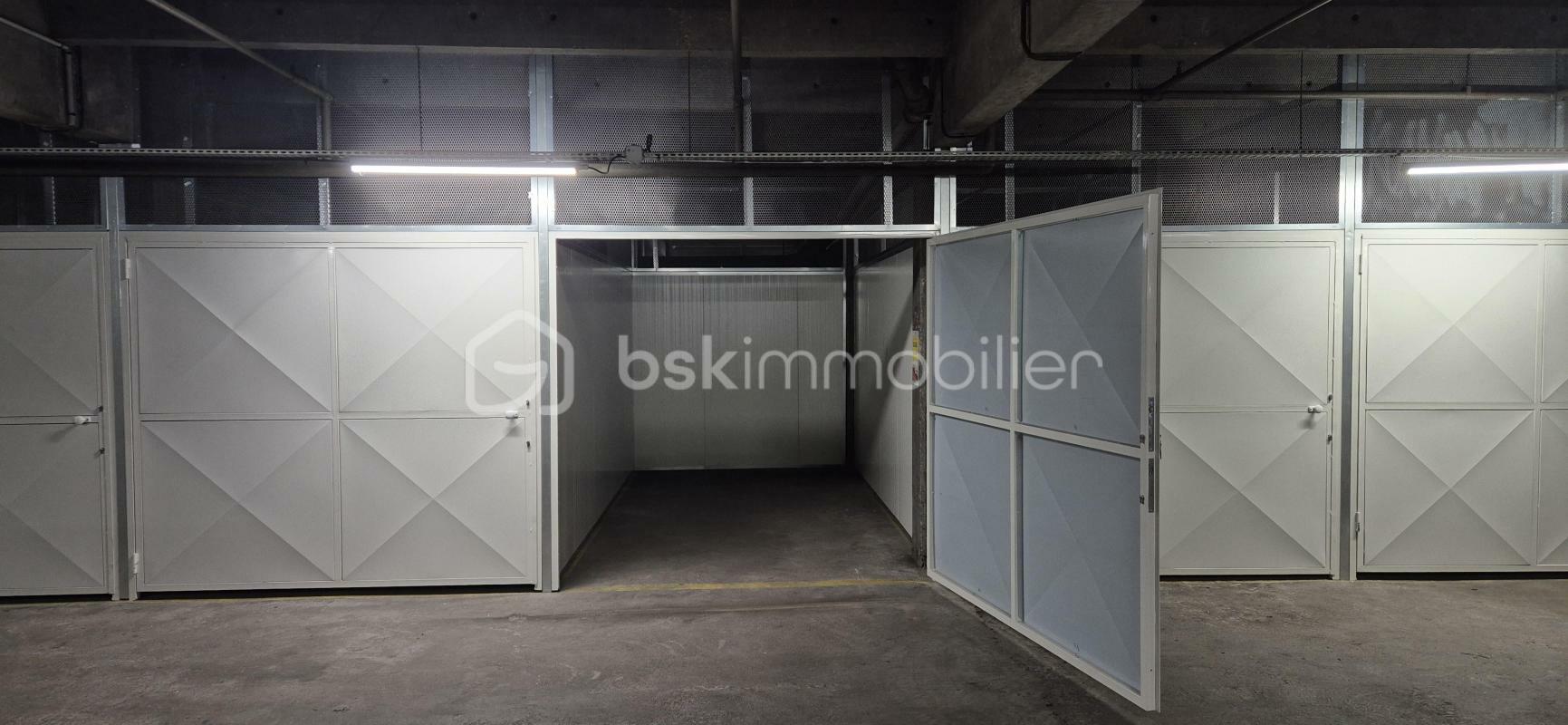 d&eacute;couvrez le co&ucirc;t moyen d'un garage dans le 17&egrave;me arrondissement de paris : prix de location, d'achat et conseils pour trouver la meilleure offre adapt&eacute;e &agrave; vos besoins.