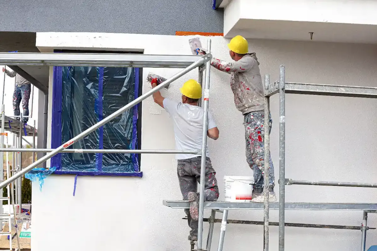 découvrez tout sur le coût d’un ravalement de façade : prix au m2, facteurs influençant le tarif, aides possibles et conseils pour bien budgétiser vos travaux.