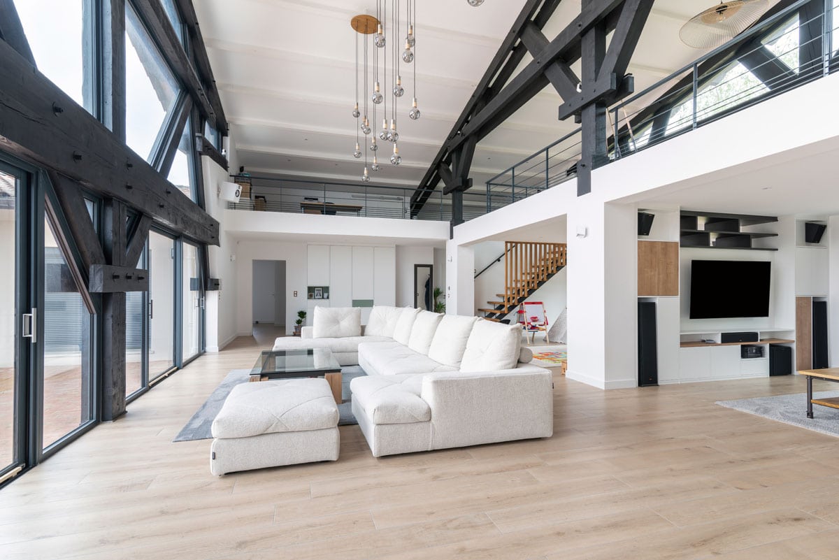 découvrez tout ce qu’il faut savoir sur le coût de rénovation d’une maison : estimation des prix, facteurs à considérer, conseils pour optimiser votre budget et réussir vos travaux.
