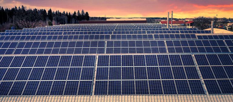 découvrez comment estimer et réduire les coûts électriques dans votre habitat grâce à nos conseils pratiques et astuces d'économies d'énergie.