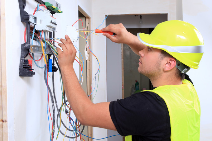 découvrez les coûts des travaux d'électricité à vaucresson : tarifs, conseils pour estimer votre budget et trouver un électricien qualifié dans votre région.