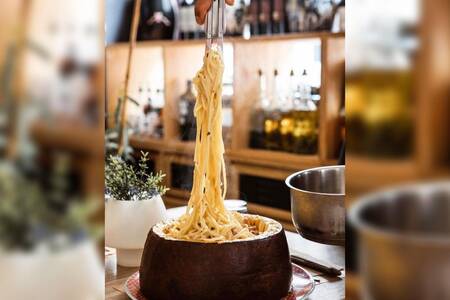 découvrez les meilleures adresses de cuisine dans le 20ème arrondissement de paris : restaurants, bistrots et lieux gourmands pour tous les goûts et budgets.