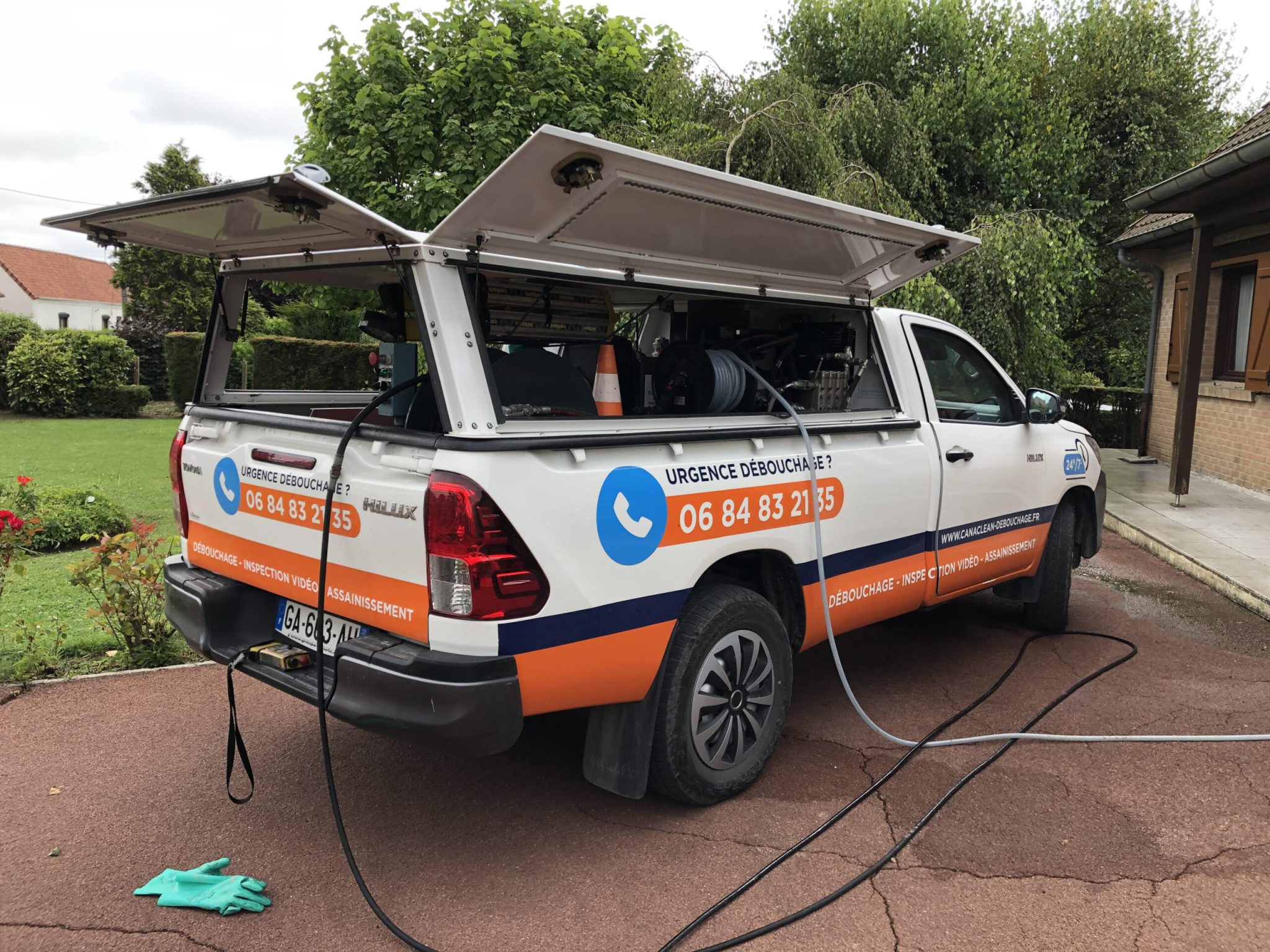 service professionnel de d&eacute;bouchage de canalisations rapide et efficace. intervention 7j/7 pour &eacute;liminer bouchons, mauvaises odeurs et assurer un &eacute;coulement optimal. devis gratuit !