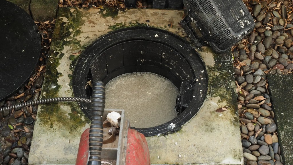 service de débouchage de canalisations à levallois-perret : intervention rapide et efficace pour éliminer tous types de bouchons dans vos tuyaux. contactez nos experts 24/7 pour un diagnostic gratuit.