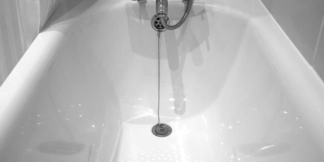 apprenez comment déboucher facilement votre baignoire avec des astuces simples et efficaces. découvrez les meilleures méthodes pour éliminer les bouchons et retrouver une salle de bain fonctionnelle.