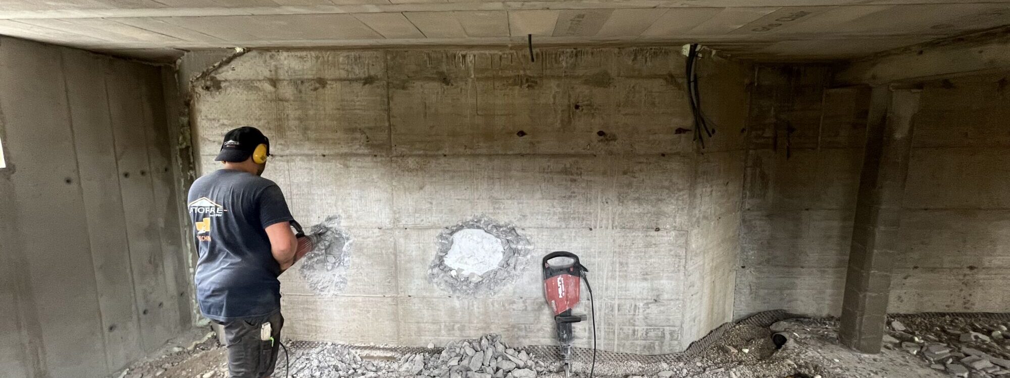besoin d’abattre un mur porteur à montrouge ? nos experts en démolition assurent un service sécurisé, rapide et conforme aux normes. devis gratuit et accompagnement personnalisé.