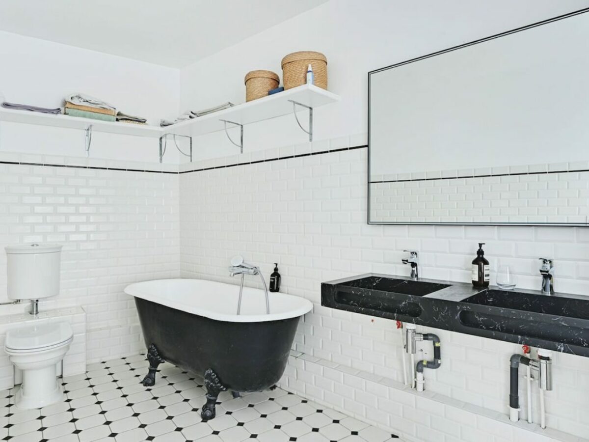 obtenez rapidement votre devis gratuit pour la r&eacute;novation de salle de bain &agrave; paris. comparez les prix, d&eacute;couvrez nos services sur mesure et transformez votre espace selon vos envies !