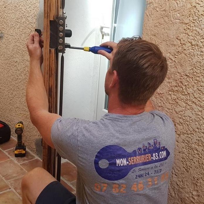 obtenez votre devis serrurerie sur mesure rapidement en ligne. services professionnels pour tous vos besoins de sécurisation et d'installation de serrures, portes et systèmes de sécurité adaptés à votre situation.