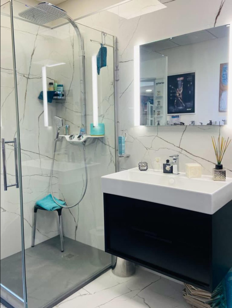 d&eacute;couvrez combien de temps prend la r&eacute;novation d'une salle de bain &agrave; paris 12 : d&eacute;lais moyens, &eacute;tapes cl&eacute;s et conseils pour planifier vos travaux sereinement.