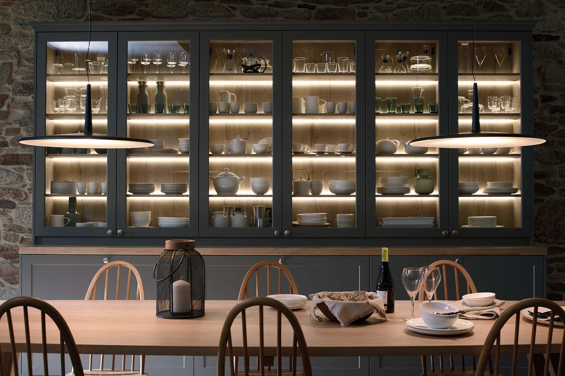 d&eacute;couvrez nos solutions d'&eacute;clairage pour cuisine &agrave; clamart : conseils, installation et luminaires adapt&eacute;s pour illuminer votre espace culinaire avec style et efficacit&eacute;.