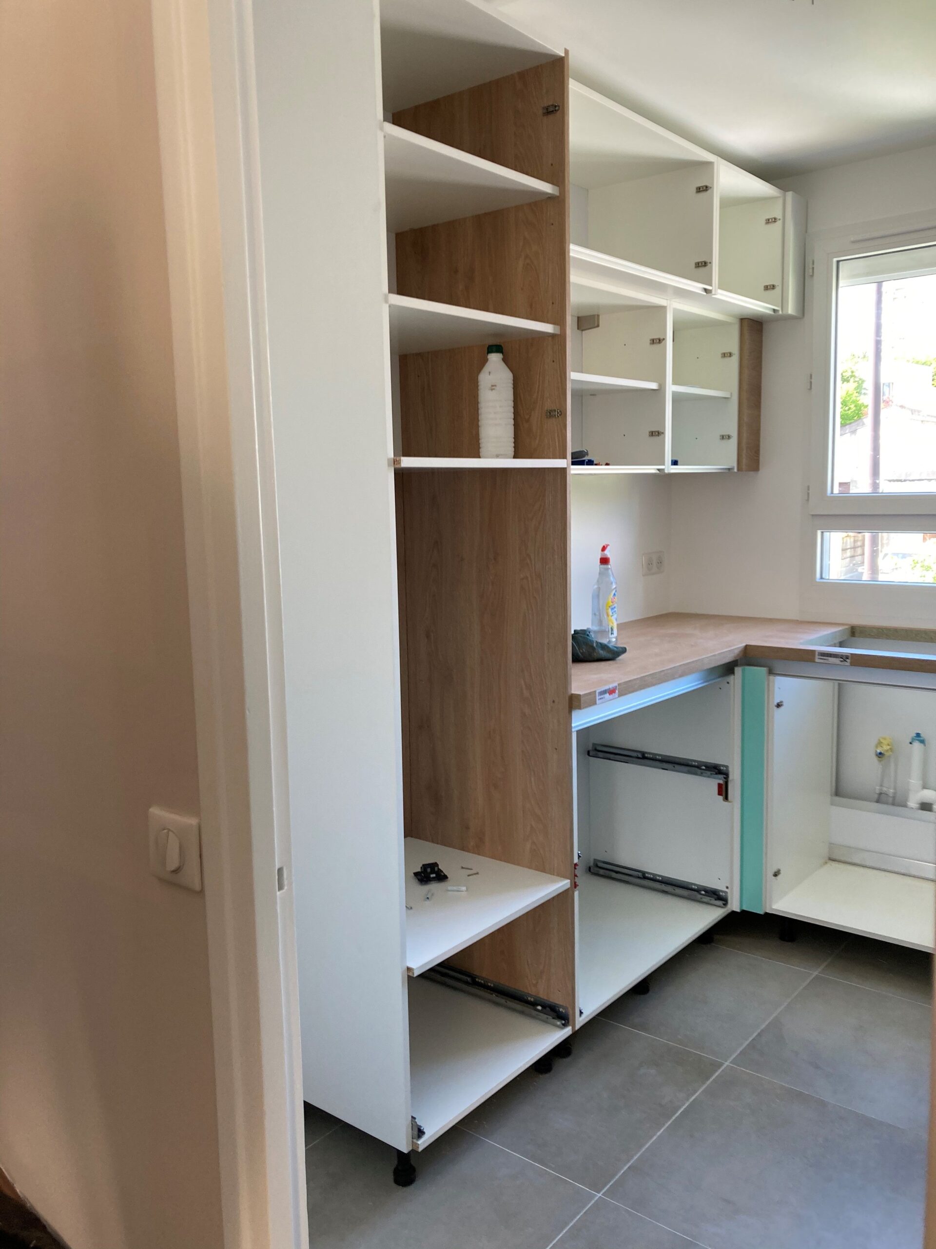 trouvez un électricien qualifié à antony pour tous vos travaux d’électricité en cuisine : installation, dépannage, rénovation électrique et mise aux normes.