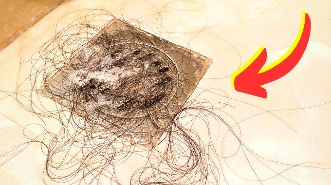 découvrez des solutions simples et efficaces pour éliminer les cheveux dans la baignoire, prévenir les bouchons et garder vos canalisations propres au quotidien.