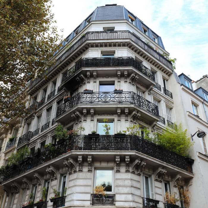profitez d'un service professionnel d'entretien post-rénovation à paris 75010 : ménage complet, dépoussiérage, nettoyage des sols et surfaces pour un logement impeccable après travaux. devis rapide et intervention sur-mesure.