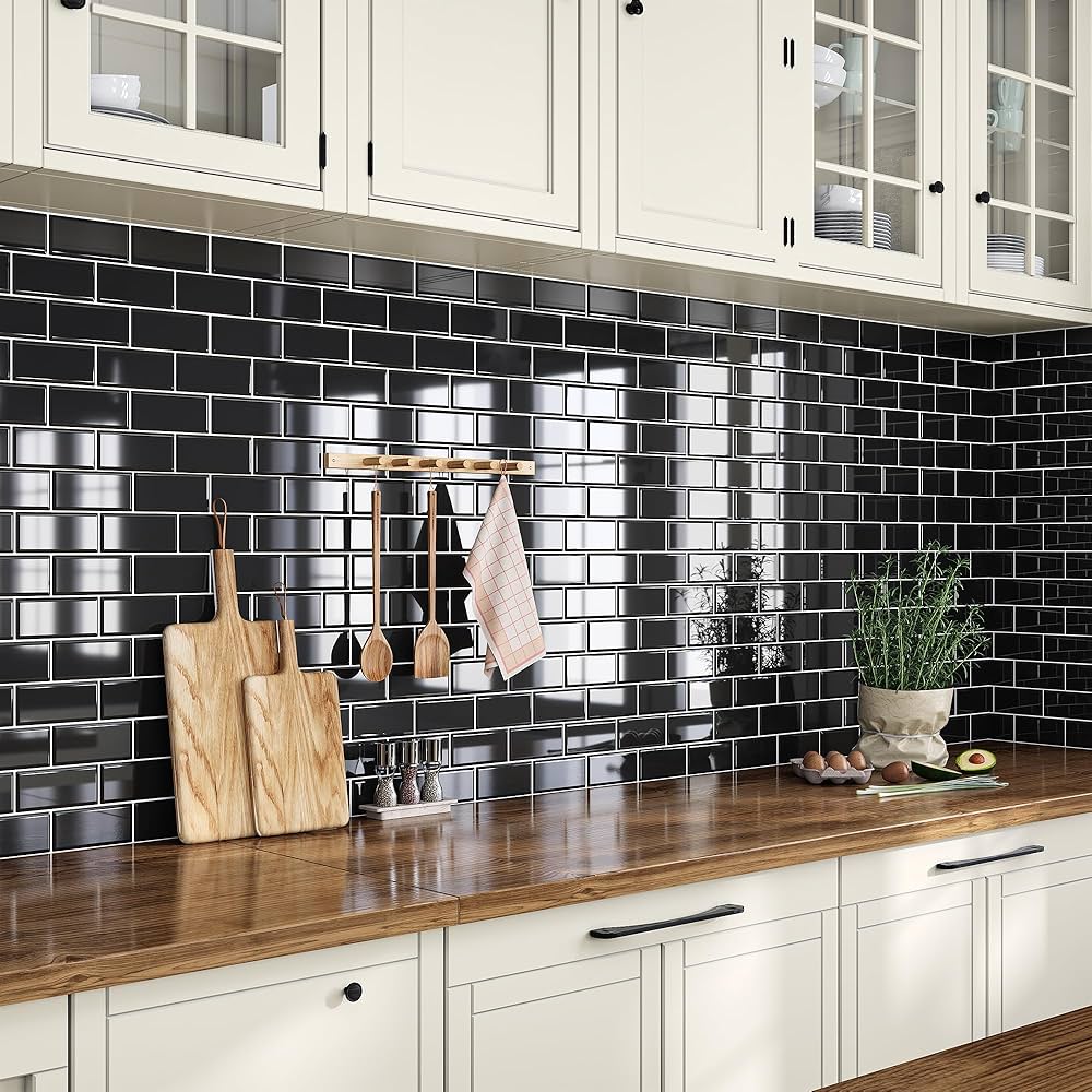 d&eacute;couvrez notre guide complet sur le carrelage adh&eacute;sif : conseils, astuces de pose, id&eacute;es d&eacute;co et comparatif des meilleurs mod&egrave;les pour r&eacute;nover facilement cuisine ou salle de bains.