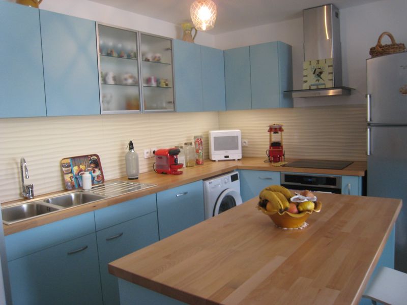 confiez l'installation de votre cuisine de luxe &agrave; des experts. profitez d'un am&eacute;nagement sur-mesure, de mat&eacute;riaux haut de gamme et d'un service professionnel pour une cuisine &eacute;l&eacute;gante et fonctionnelle.