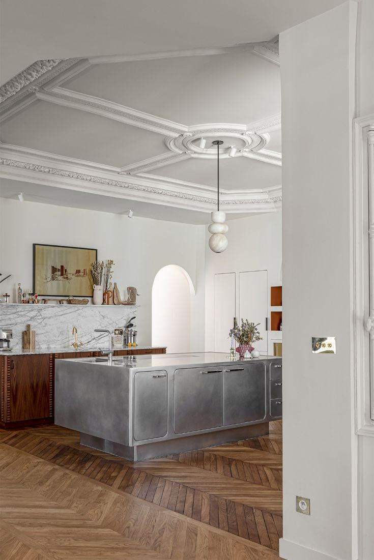 découvrez nos services d'installation de cuisine de luxe à paris en 2025. profitez d'un savoir-faire haut de gamme pour concevoir une cuisine élégante et sur-mesure, adaptée à vos envies et à votre espace.