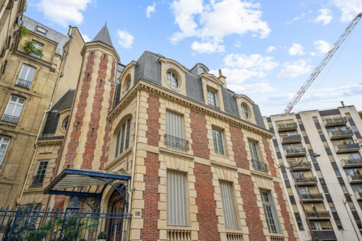 d&eacute;couvrez les loyers des bureaux &agrave; paris : tendances du march&eacute;, prix au m&sup2;, quartiers les plus pris&eacute;s et conseils pour trouver les meilleures offres de location de bureaux dans la capitale.