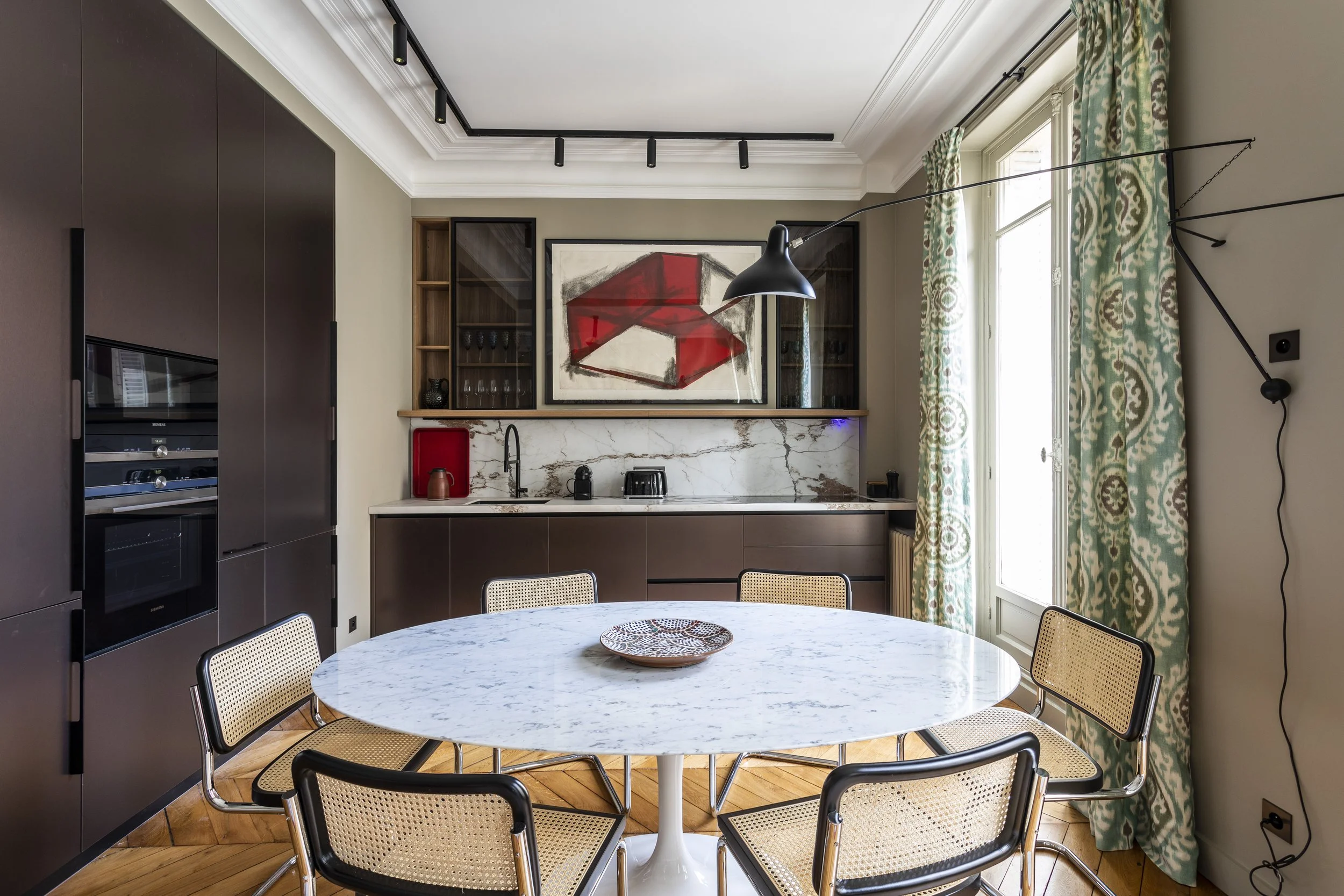 confiez la modernisation de votre int&eacute;rieur &agrave; paris 75016 &agrave; des experts. r&eacute;novation design, solutions sur-mesure et mat&eacute;riaux de qualit&eacute; pour un espace moderne et &eacute;l&eacute;gant.