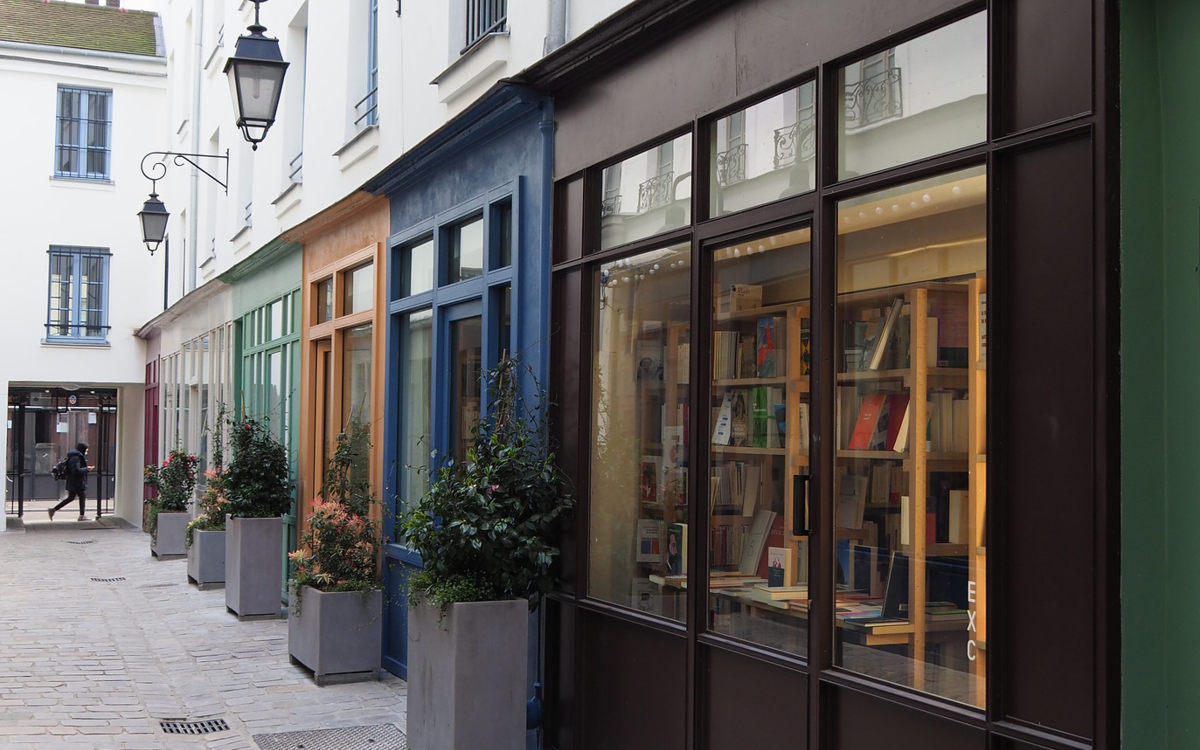 découvrez la réouverture du passage molière à paris : un lieu historique, rénové et animé, à visiter pour les amateurs de culture, de shopping et d’architecture.