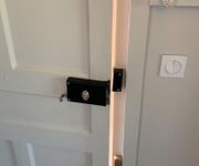 besoin d'aide pour une porte bloqu&eacute;e &agrave; clichy ? intervention rapide par un serrurier professionnel. service d'ouverture de porte 24h/24, devis gratuit et d&eacute;placement express.