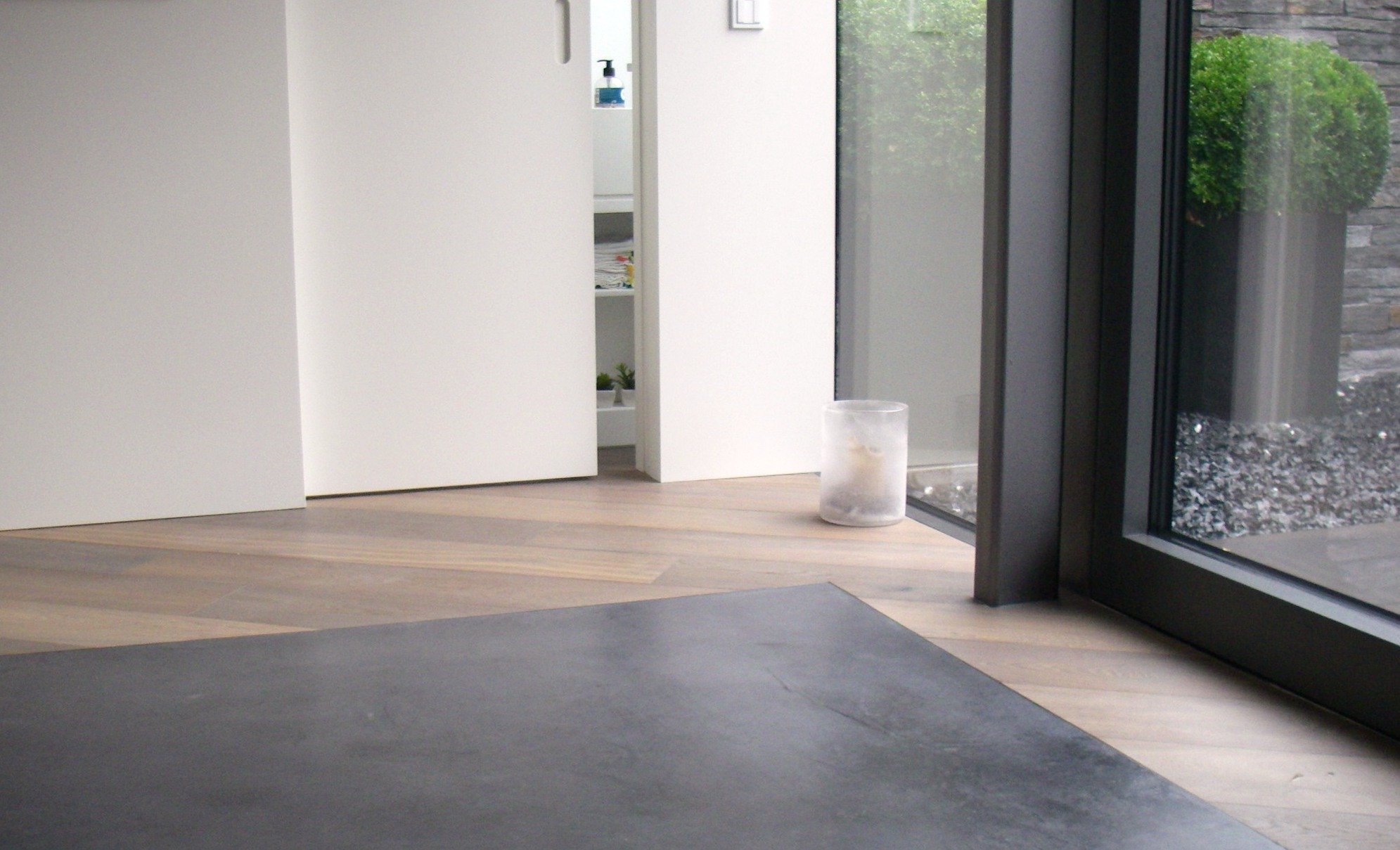 découvrez tout sur le prix du béton ciré : tarifs au m2, facteurs influençant le coût, conseils pour bien choisir et comparer les devis. obtenez une estimation précise pour vos projets de rénovation ou d'aménagement.