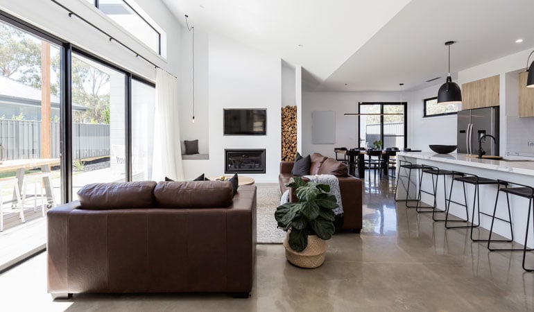 découvrez tout sur le prix du béton ciré : tarifs au m², facteurs influençant le coût, conseils pour bien estimer votre budget et réussir vos travaux de décoration ou de rénovation.