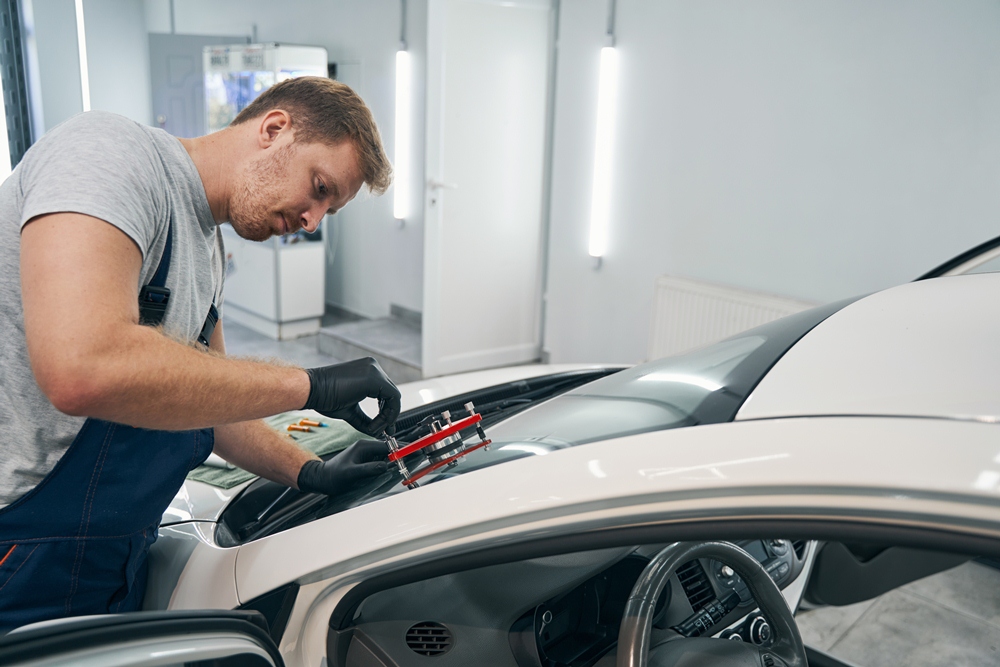 besoin de remplacement de vitres ? nos experts interviennent rapidement pour changer vos vitrages cassés ou endommagés. service professionnel, devis gratuit et solutions adaptées à vos besoins, que ce soit pour la maison, le bureau ou les vitrres automobiles.