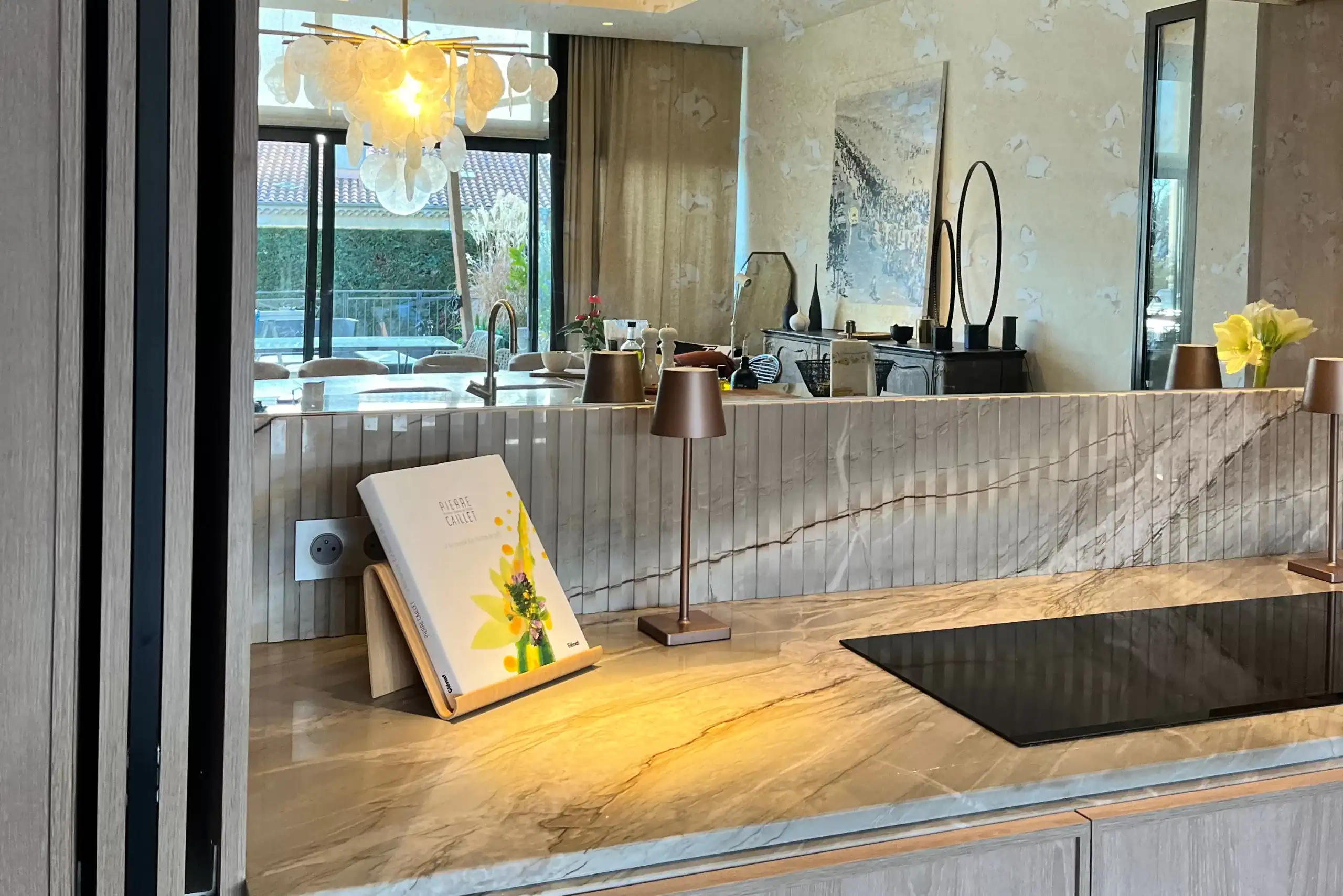 confiez la r&eacute;novation de votre cuisine &agrave; chaville &agrave; des professionnels qualifi&eacute;s. conception sur-mesure, mat&eacute;riaux de qualit&eacute; et accompagnement personnalis&eacute; pour moderniser votre espace culinaire.