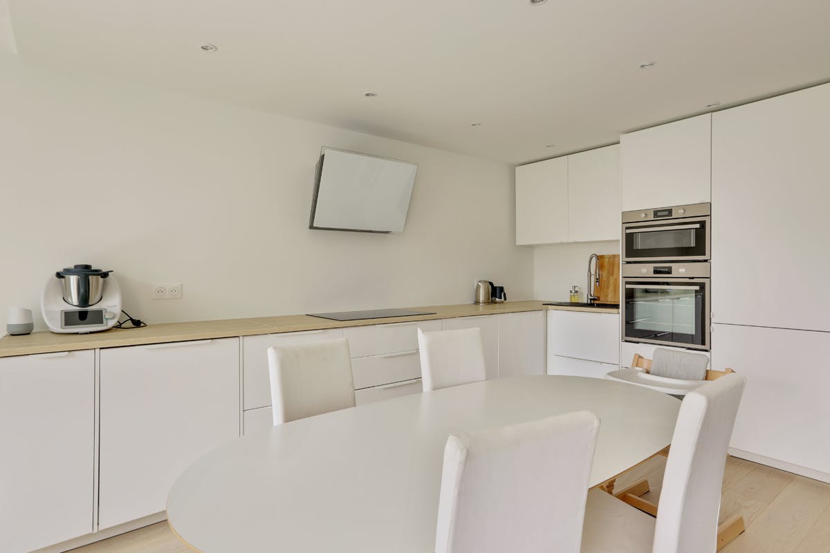 confiez la r&eacute;novation de votre cuisine &agrave; paris 14 &agrave; des experts. b&eacute;n&eacute;ficiez de conseils personnalis&eacute;s, de mat&eacute;riaux de qualit&eacute; et d'une prise en charge compl&egrave;te de votre projet pour une cuisine moderne et fonctionnelle.