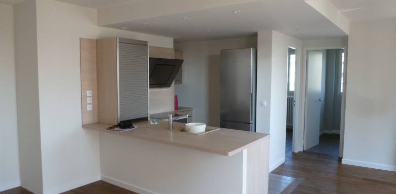 transformez votre espace avec nos conseils et services de r&eacute;novation int&eacute;rieure : id&eacute;es d&eacute;co, am&eacute;nagement, choix de mat&eacute;riaux et astuces pour moderniser votre maison.