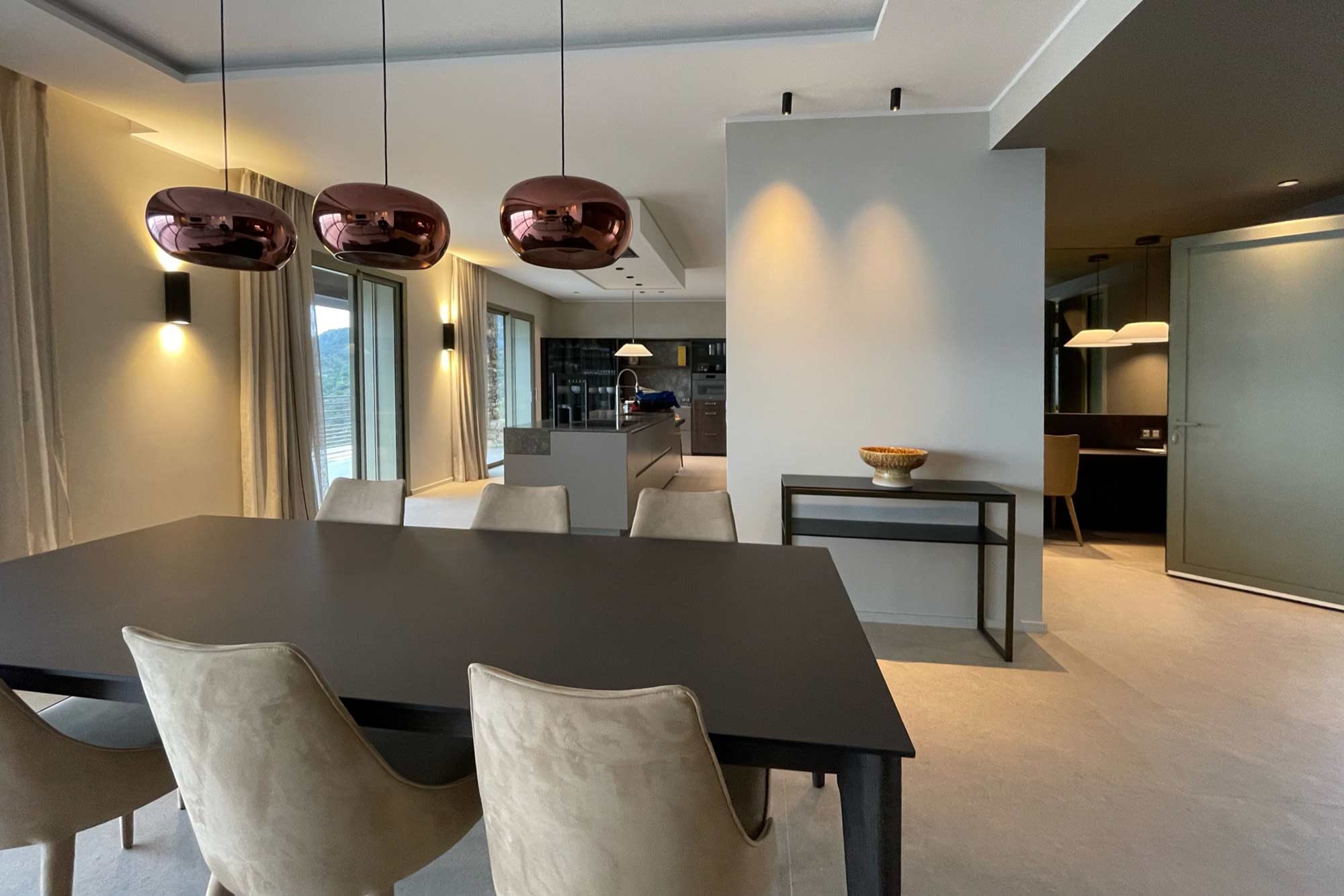 offrez &agrave; votre int&eacute;rieur une r&eacute;novation luxueuse et sur-mesure. d&eacute;couvrez notre expertise en r&eacute;novation int&eacute;rieure haut de gamme pour sublimer vos espaces de vie, avec des mat&eacute;riaux d&rsquo;exception et un accompagnement personnalis&eacute;.