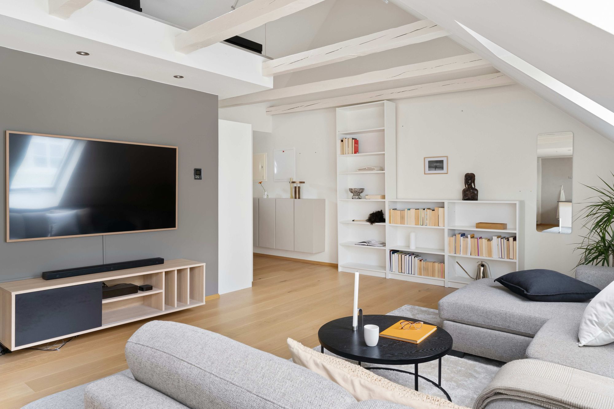 confiez votre r&eacute;novation int&eacute;rieure &agrave; paris 5 &agrave; des experts qualifi&eacute;s. am&eacute;liorez votre espace de vie avec des prestations sur-mesure, de la conception &agrave; la r&eacute;alisation. devis gratuit et accompagnement personnalis&eacute;.