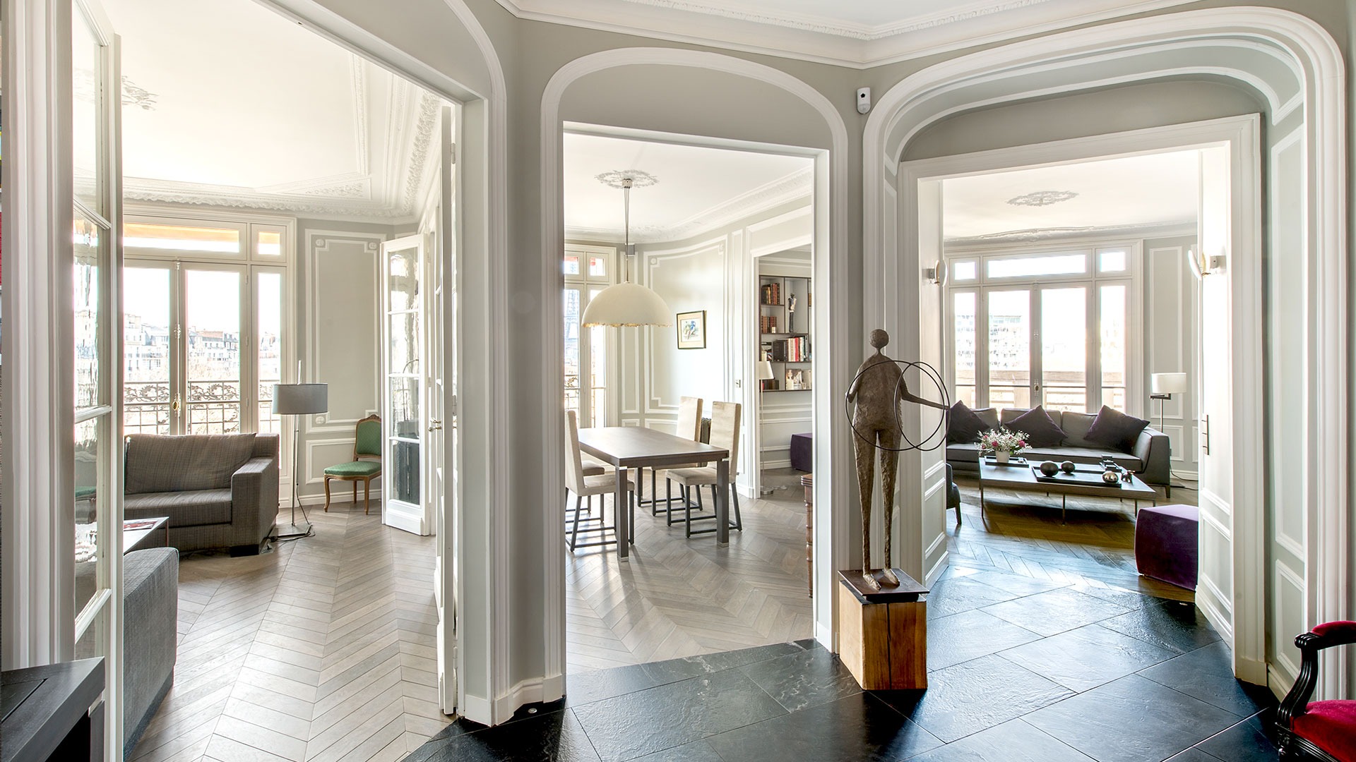 confiez votre rénovation intérieure à paris à des experts. bénéficiez d’un accompagnement personnalisé pour transformer votre appartement ou maison, du conseil à la réalisation. devis gratuit et solutions sur mesure.