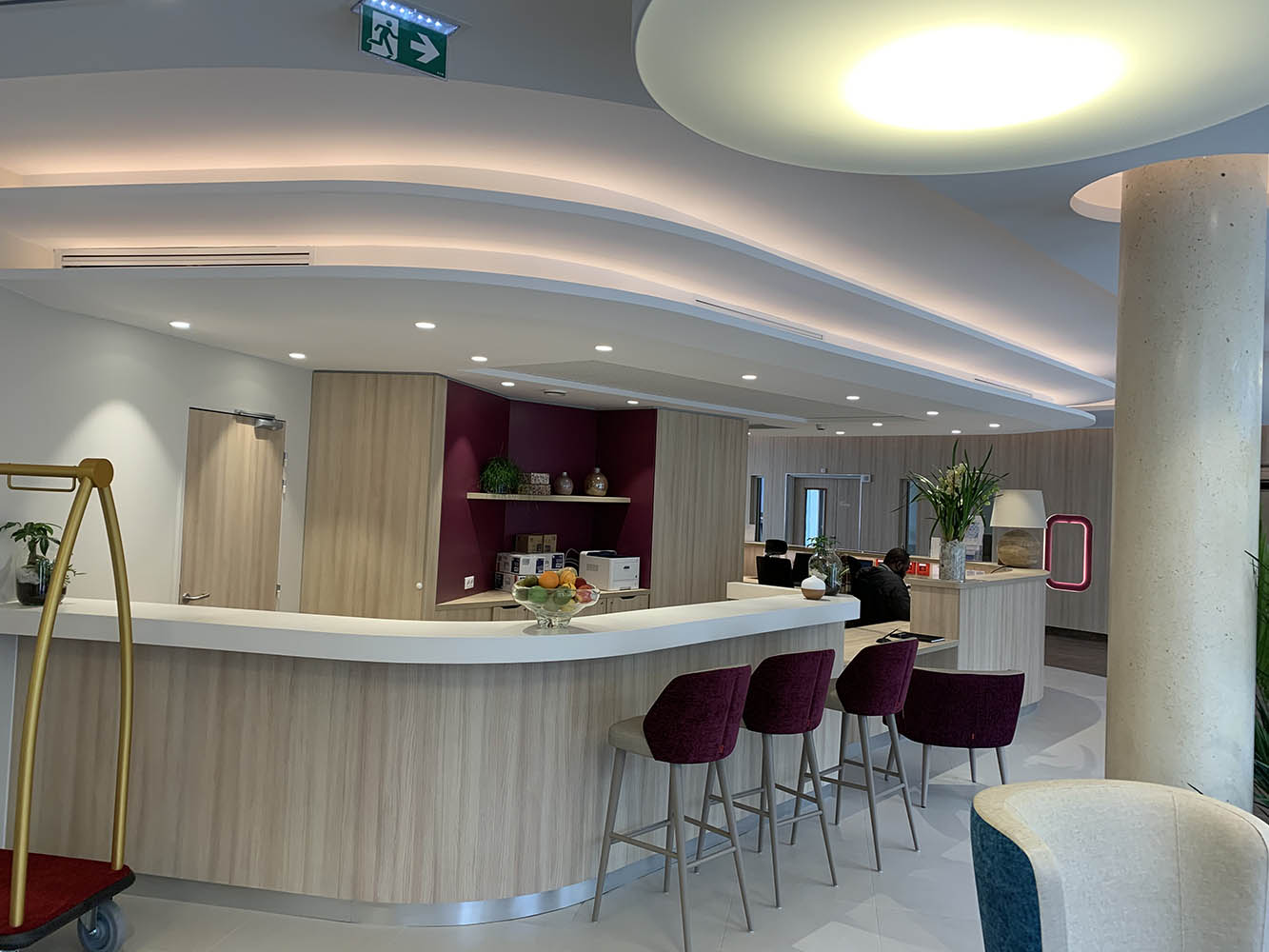 confiez votre r&eacute;novation int&eacute;rieure &agrave; suresnes &agrave; des experts ! am&eacute;liorez votre espace de vie avec des travaux sur mesure, de la conception &agrave; la finition. devis gratuit et accompagnement personnalis&eacute;.