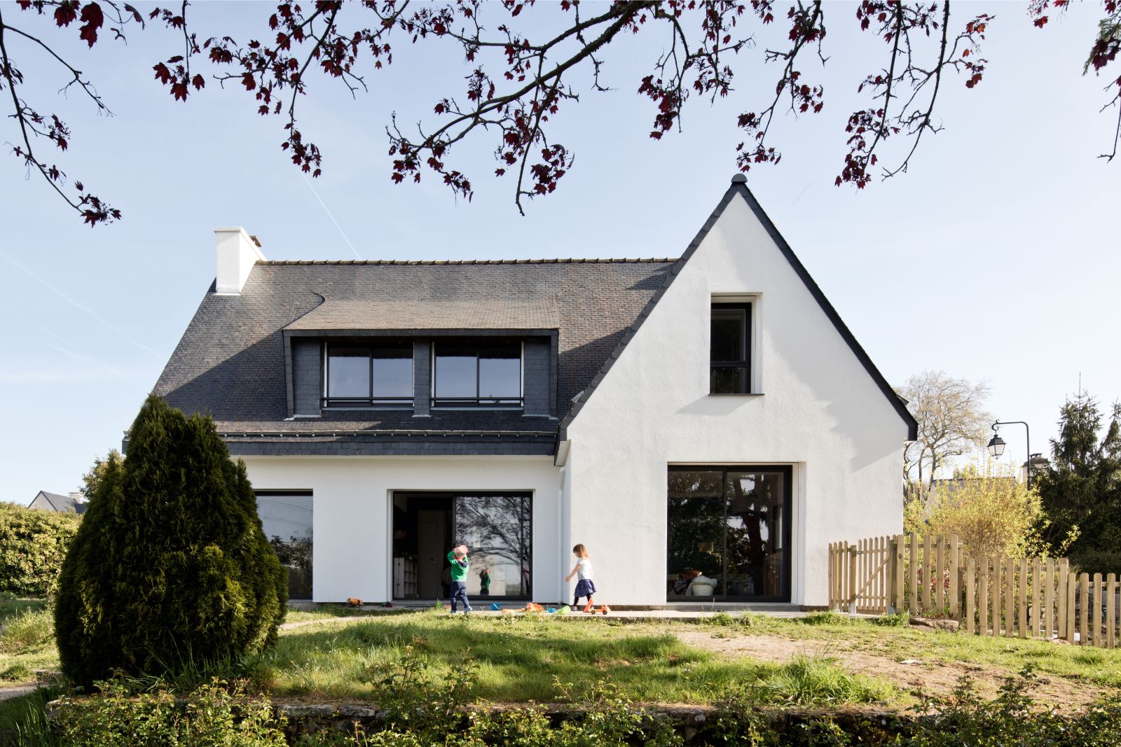 découvrez les meilleures idées et conseils pour réussir la rénovation moderne de votre maison. optimisez vos espaces, adoptez les dernières tendances et valorisez votre habitation grâce à des solutions innovantes.