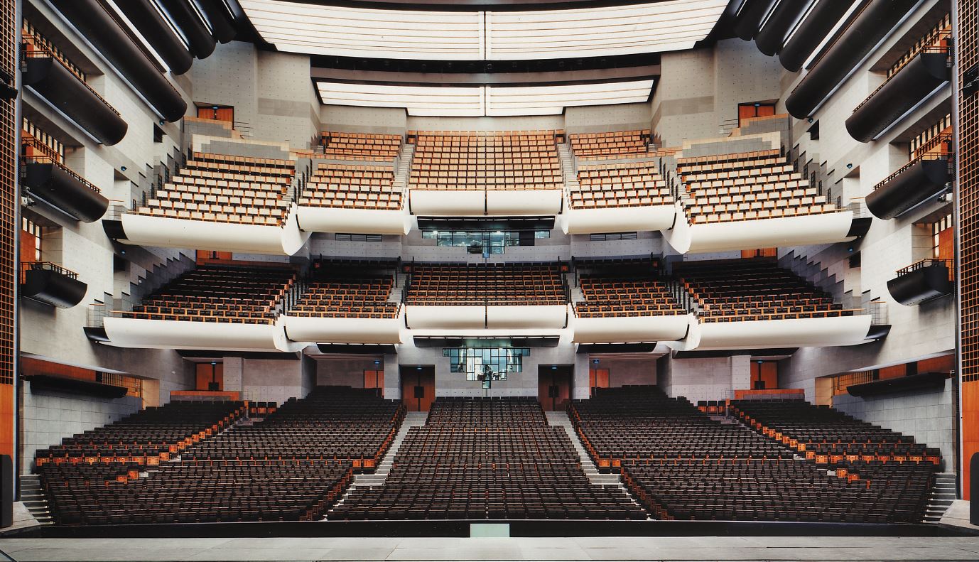 d&eacute;couvrez la r&eacute;novation du palais garnier et de l&rsquo;op&eacute;ra bastille : travaux, modernisation et pr&eacute;servation du patrimoine pour ces deux lieux embl&eacute;matiques de l&rsquo;op&eacute;ra de paris.