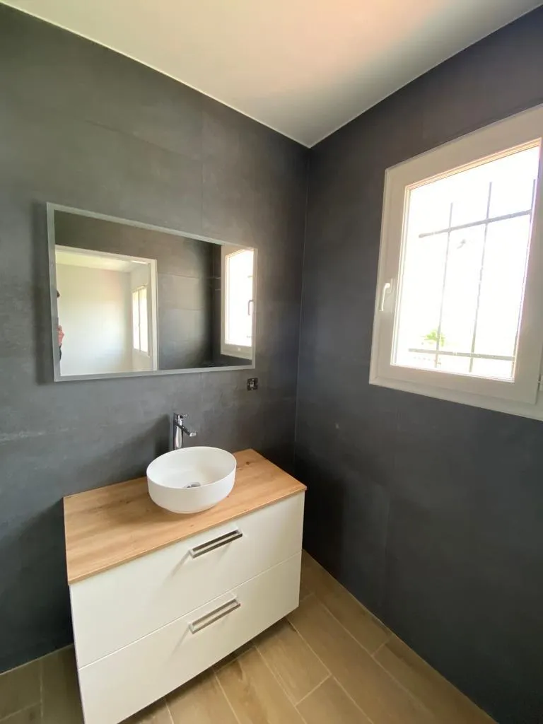 d&eacute;couvrez nos conseils et solutions pour une r&eacute;novation de salle de bain &eacute;co-responsable : mat&eacute;riaux durables, astuces d&rsquo;&eacute;conomie d&rsquo;eau et d&rsquo;&eacute;nergie, id&eacute;es d&eacute;co &eacute;cologiques pour un espace sain et respectueux de l&rsquo;environnement.