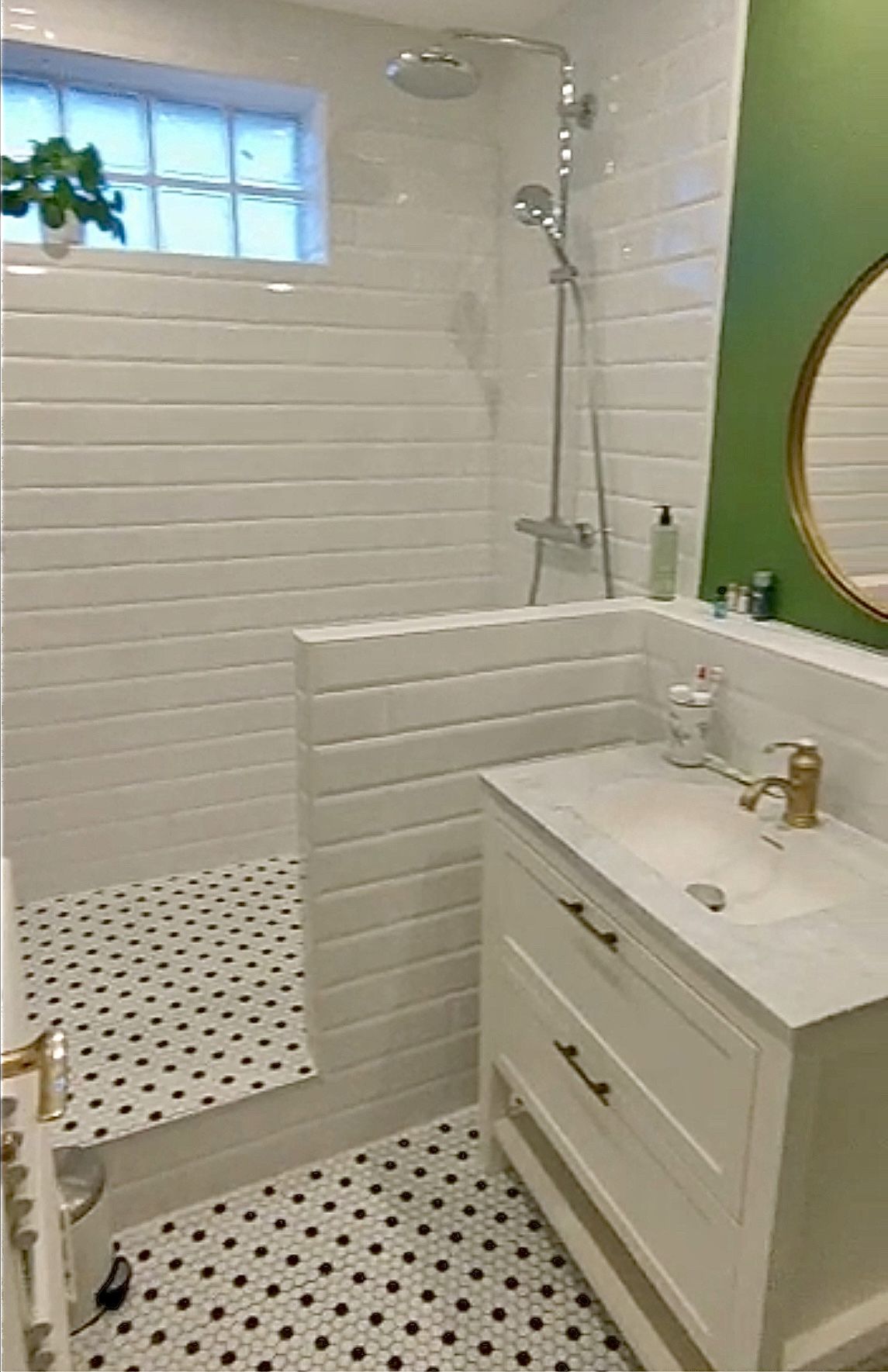 confiez la rénovation de votre salle de bain à paris 20 à des experts. modernisez votre espace avec des matériaux de qualité, un design sur mesure et des solutions adaptées à vos besoins. devis gratuit et travaux rapides.