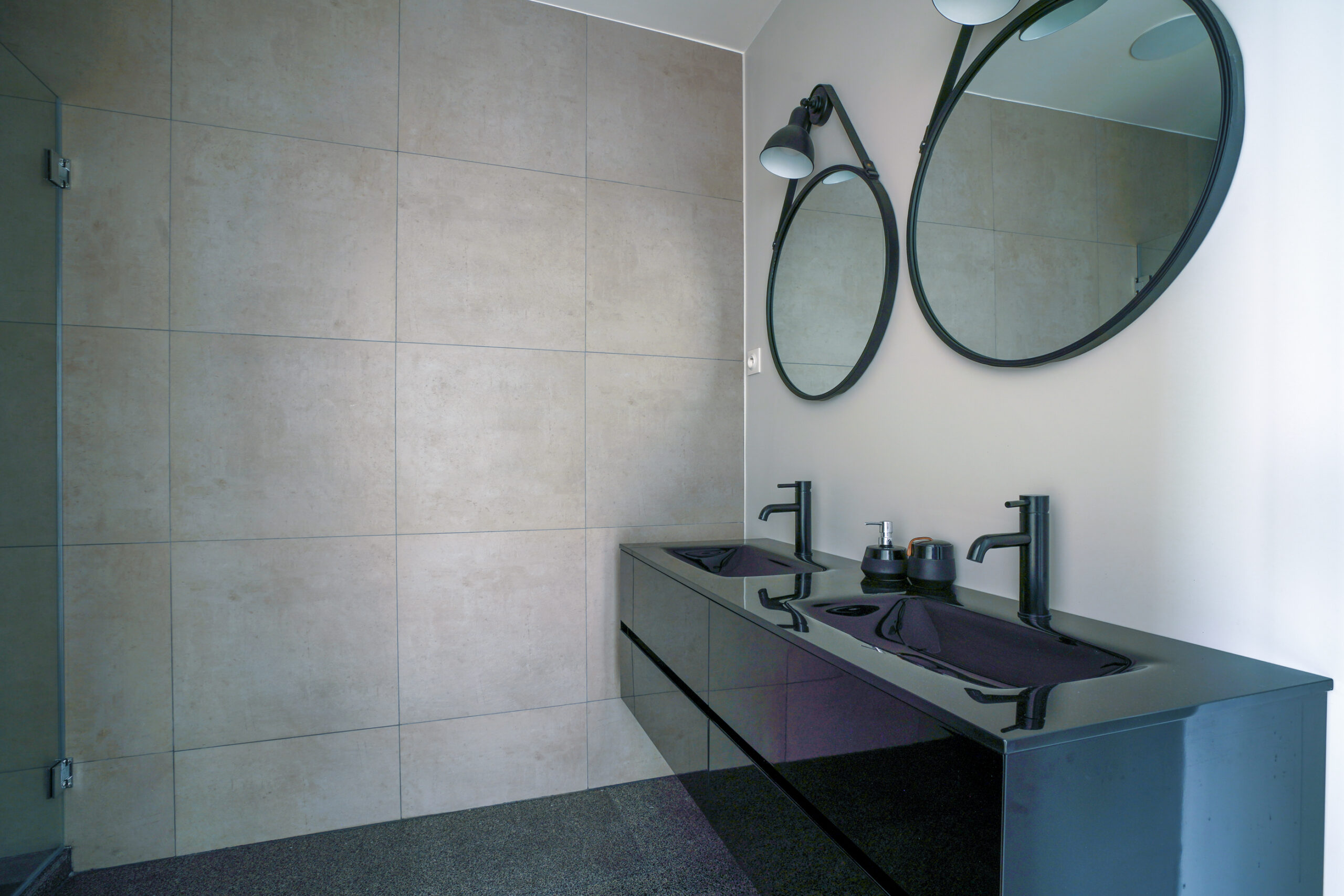 confiez la r&eacute;novation de votre salle de bain &agrave; saint-cloud &agrave; des experts. am&eacute;nagement sur mesure, mat&eacute;riaux de qualit&eacute; et conseils personnalis&eacute;s pour un espace moderne et fonctionnel.
