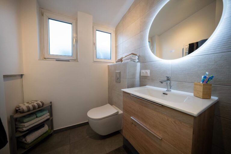 confiez la r&eacute;novation de votre salle de bains &agrave; loges-en-josas en 2025 &agrave; des professionnels qualifi&eacute;s. conseils personnalis&eacute;s, mat&eacute;riaux de qualit&eacute; et finitions soign&eacute;es pour un espace moderne et fonctionnel.