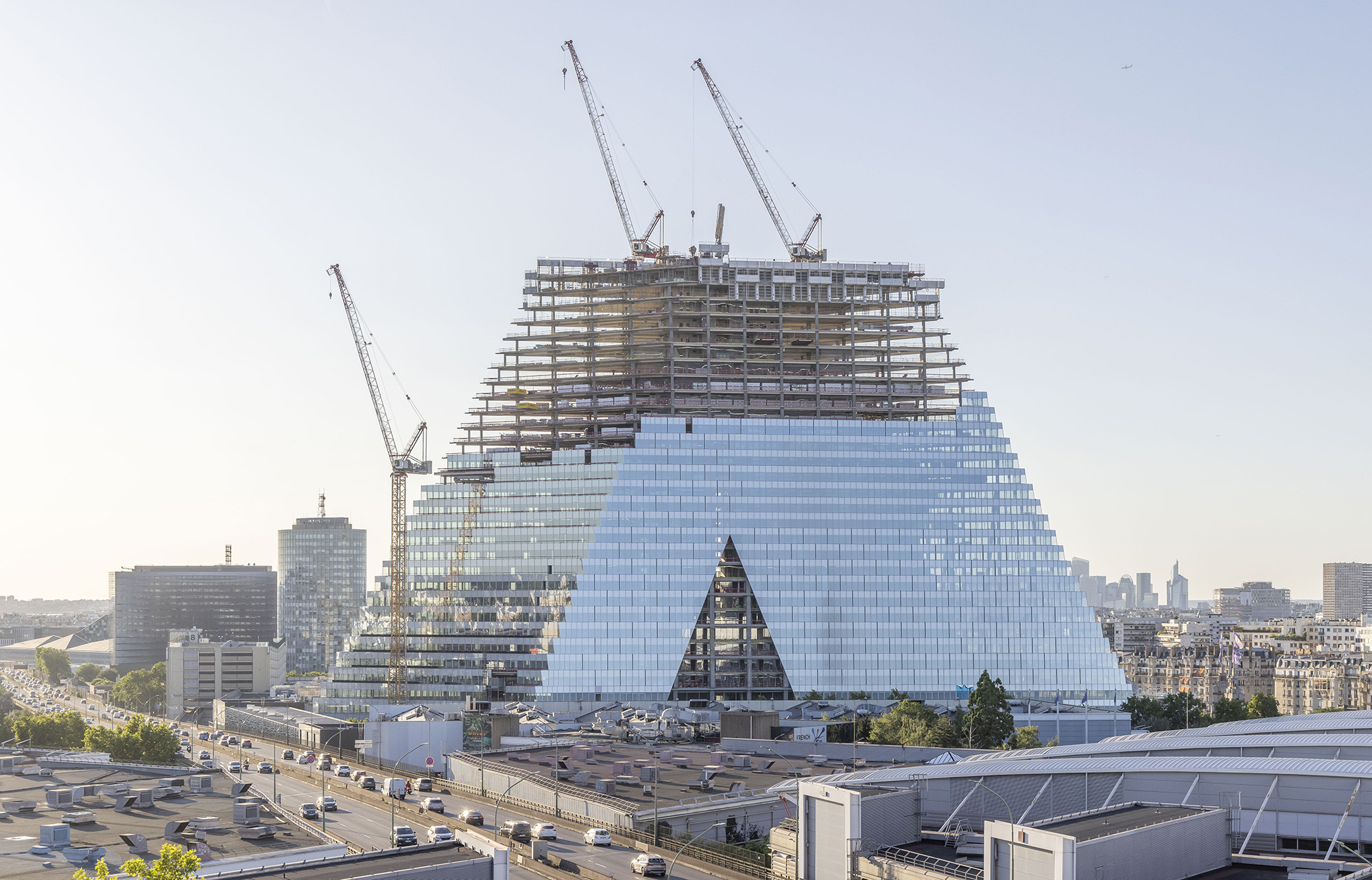 découvrez les causes et les conséquences des retards de construction à paris 75008. analyse des impacts sur les projets immobiliers, solutions envisagées et conseils pour les propriétaires et investisseurs.
