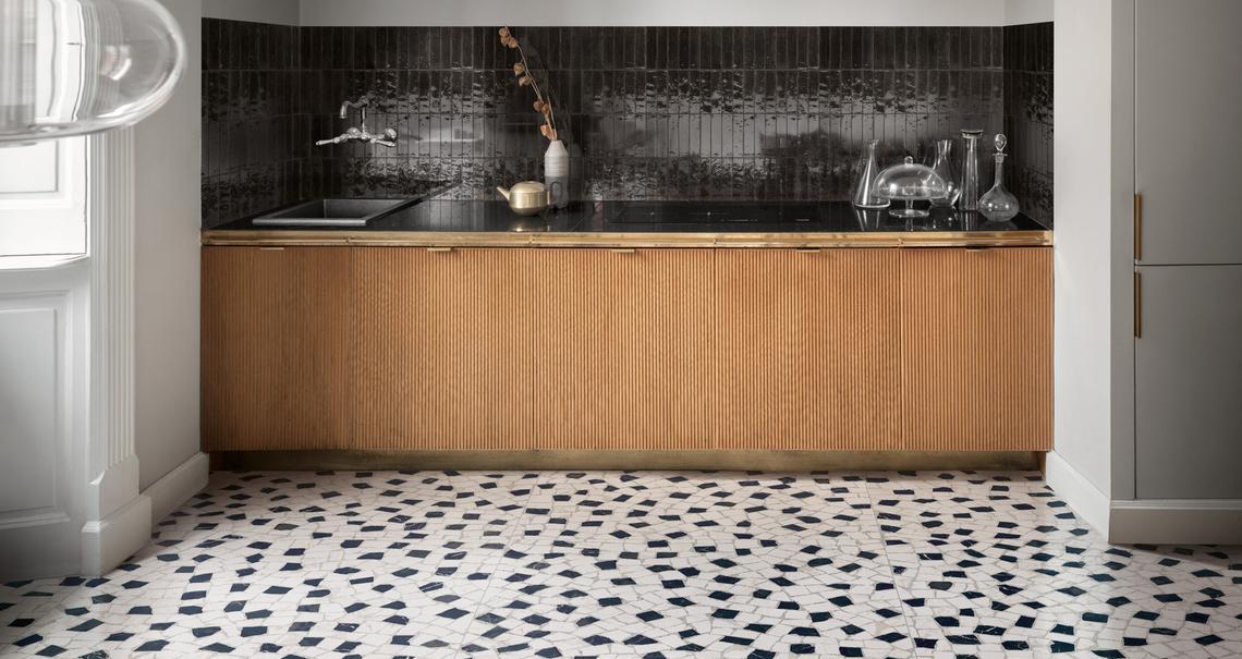 d&eacute;couvrez nos solutions de rev&ecirc;tement mural pour cuisine &agrave; paris 11 : design moderne, mat&eacute;riaux de qualit&eacute; et installation professionnelle pour un espace esth&eacute;tique et facile d&rsquo;entretien.